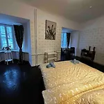 Lejlighed For Big Group - 6 Bedrooms & 2 Same House *