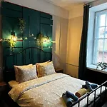 For Big Group - 6 Bedrooms & 2 Same House 탈린