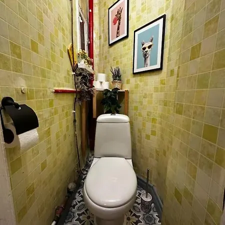 דירה For Big Group - 6 Bedrooms & 2 Same House טאלין