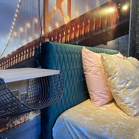 דירה For Big Group - 6 Bedrooms & 2 Same House טאלין