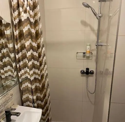 Daire For Big Group - 6 Bedrooms & 2 Same House Tallinn