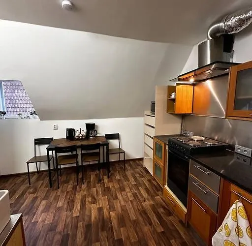 Apartment For Big Group - 6 Bedrooms & 2 Same House *