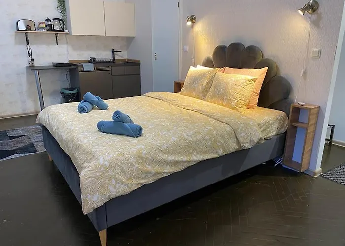 Korter For Big Group - 6 Bedrooms & 2 Same House