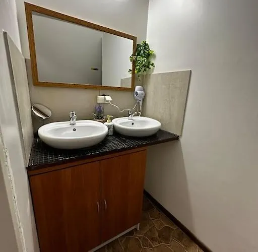 Daire For Big Group - 6 Bedrooms & 2 Same House *