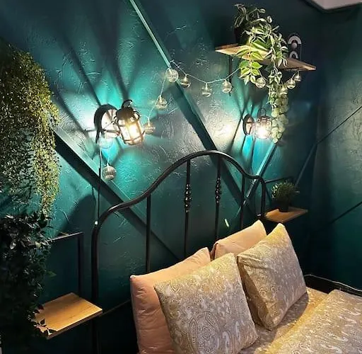 For Big Group - 6 Bedrooms & 2 Same House Reval