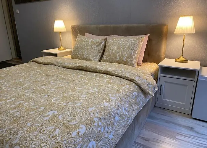 For Big Group - 6 Bedrooms & 2 Same House Reval