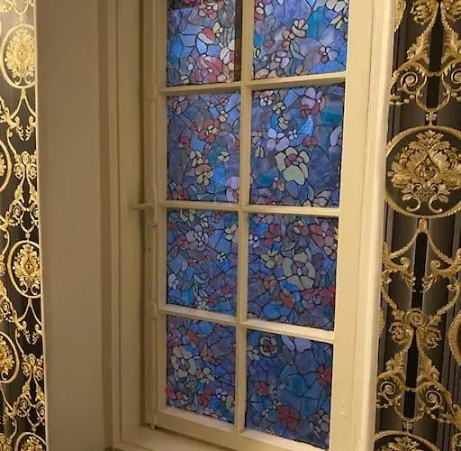 Apartment For Big Group - 6 Bedrooms & 2 Same House *