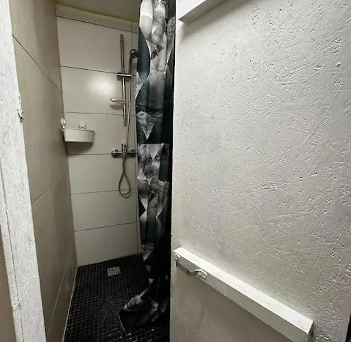 Korter For Big Group - 6 Bedrooms & 2 Same House Tallinn