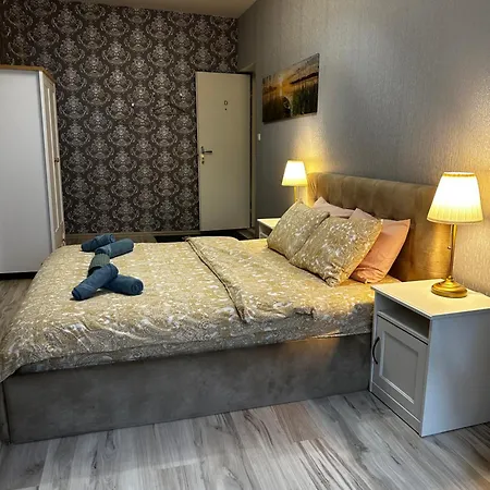 Apartment For Big Group - 6 Bedrooms & 2 Same House Reval