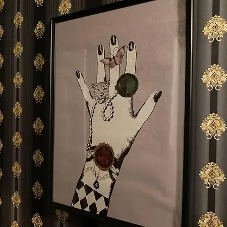 Apartment For Big Group - 6 Bedrooms & 2 Same House