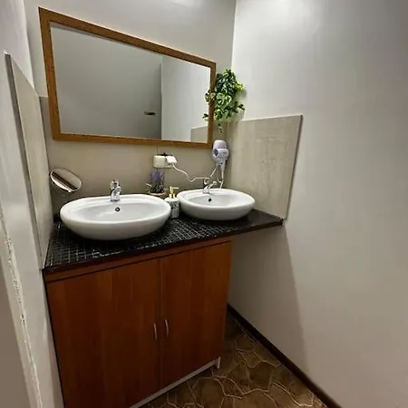 Korter For Big Group - 6 Bedrooms & 2 Same House *